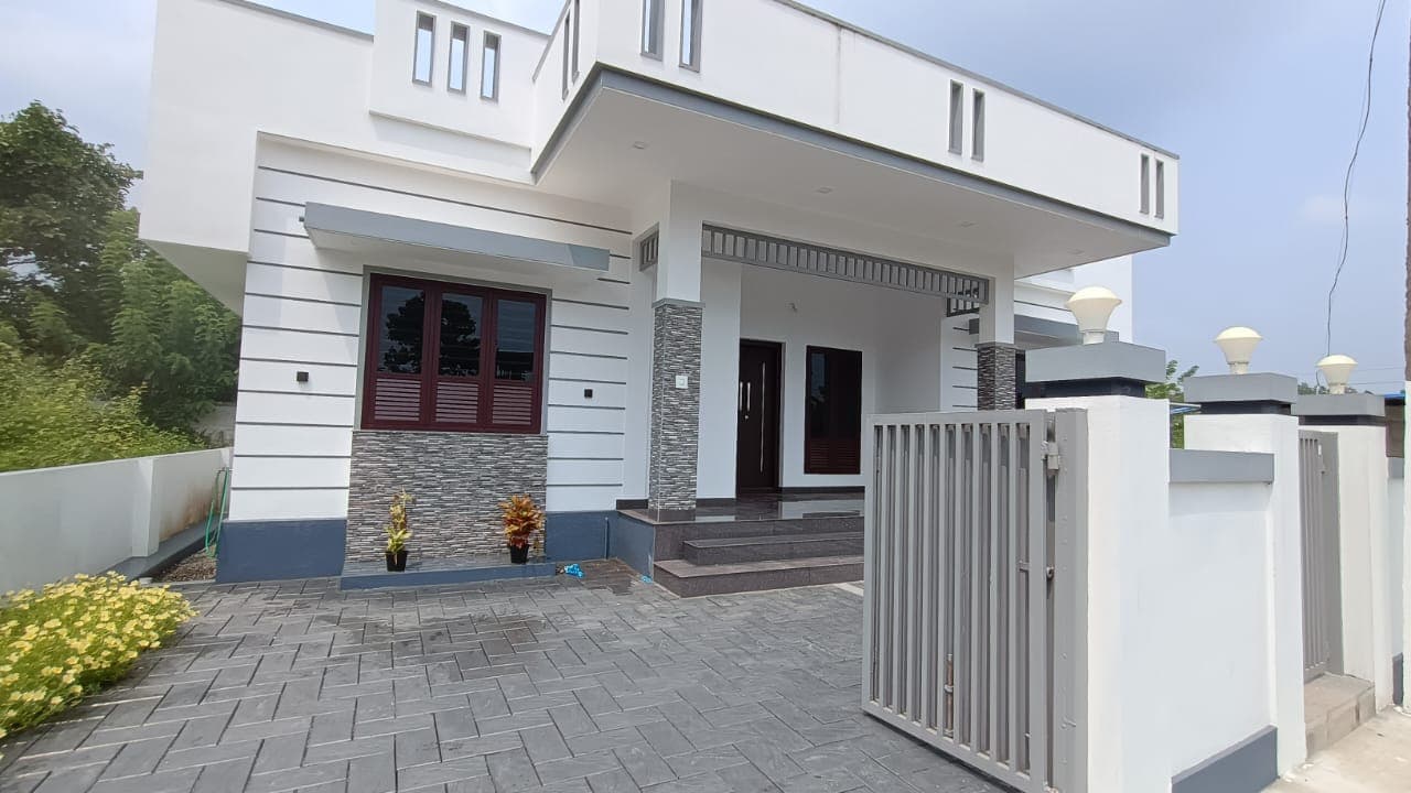 2 BHK House for Sale in Edakkulam, Thrissur