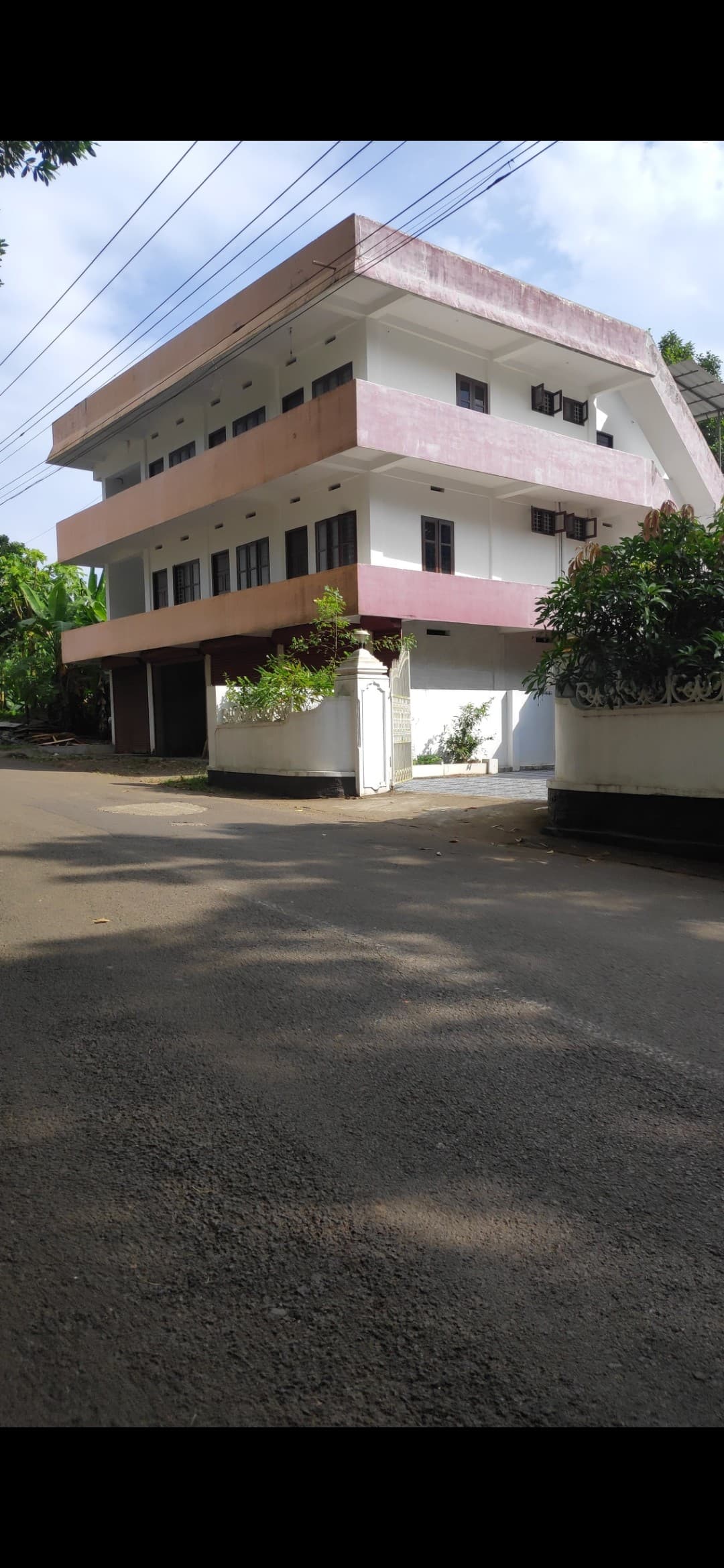 8 BHK Apartment for Sale in Kaduthuruthy, Kottayam
